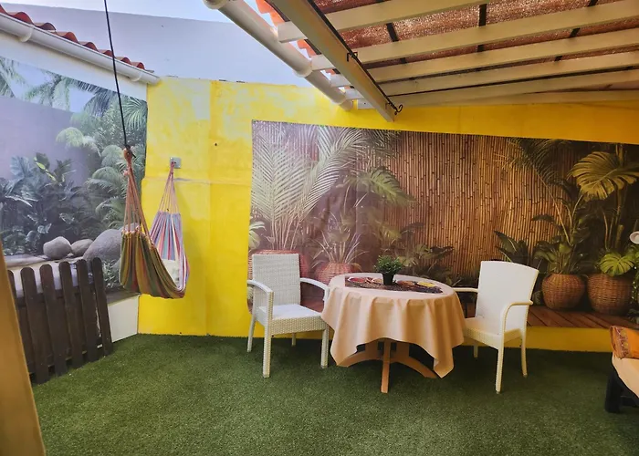 Shangri-La Botanical Room